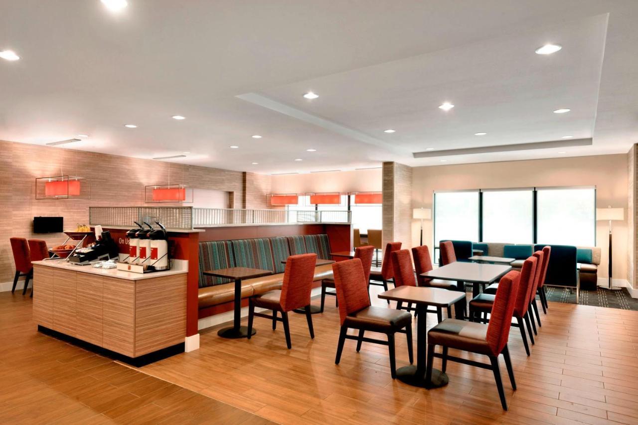 Towneplace Suites By Marriott Pittsburgh Airport/Robinson Township Exterior photo
