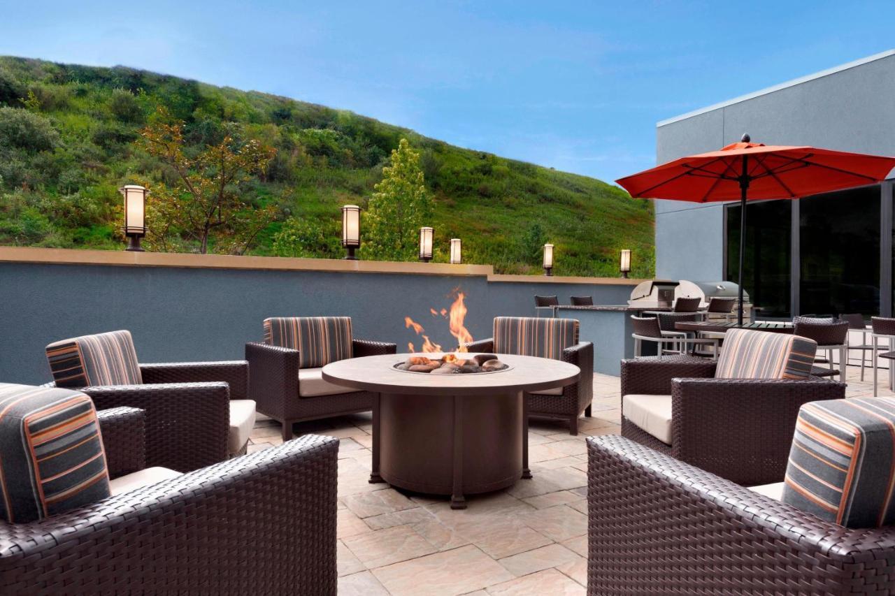 Towneplace Suites By Marriott Pittsburgh Airport/Robinson Township Exterior photo